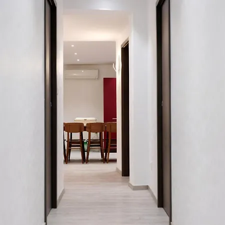 Les Du Cygne Apartment