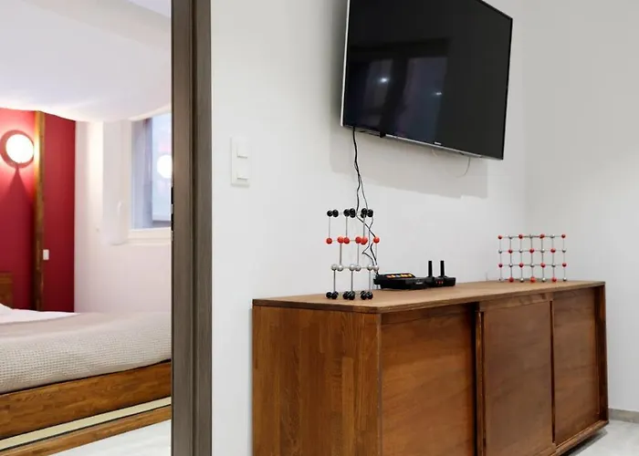 Les Du Cygne Apartment