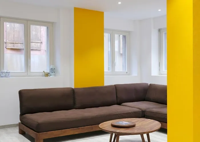 Les Du Cygne Apartment